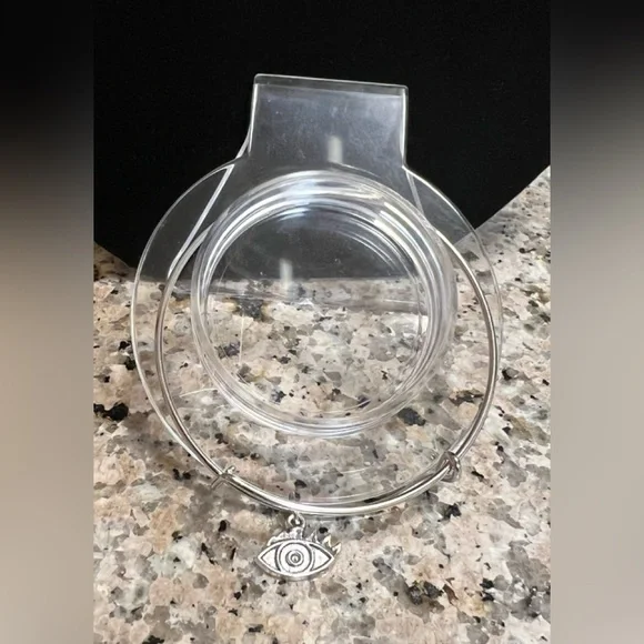 Silver Adjustable Bangle Bracelet with Charm NWOT - Picture 1 of 1